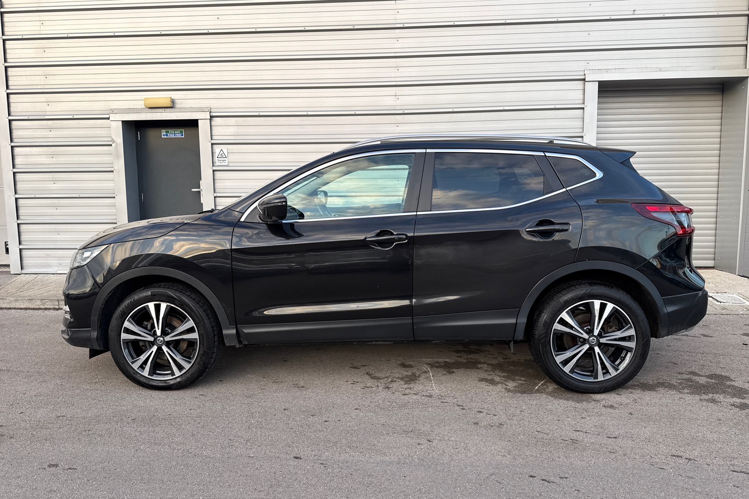 Used Nissan Qashqai 2017 for sale - 77444011: Photo 31