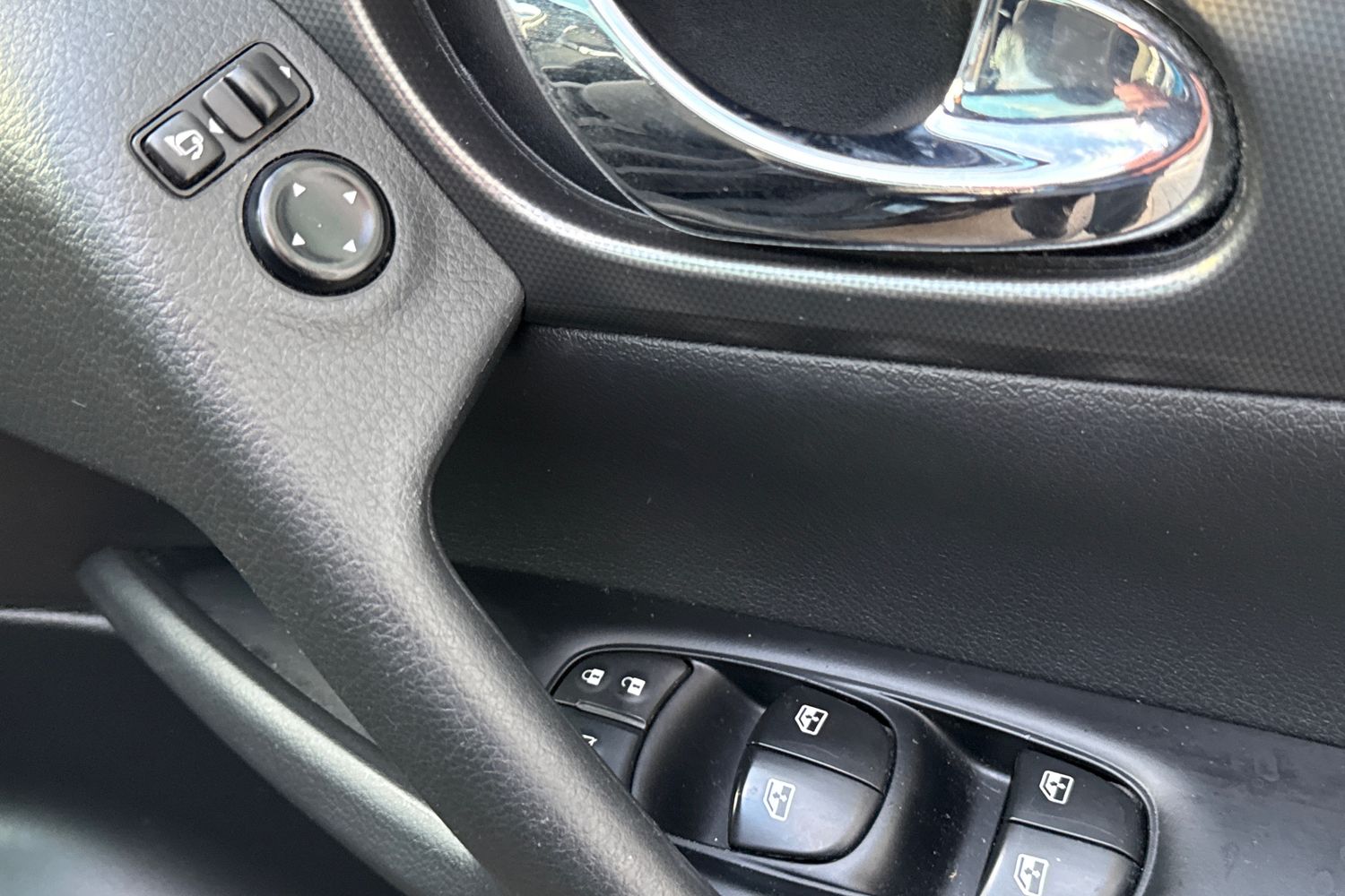 Used Nissan Qashqai 2017 for sale - 77444011: Photo 41