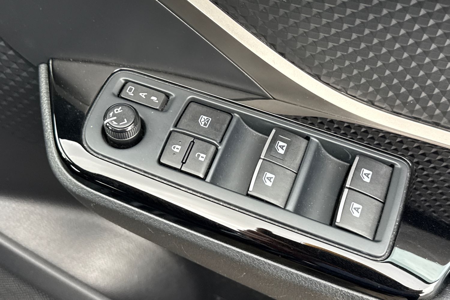 Used Toyota C-HR 2019 for sale - 78024725: Photo 41