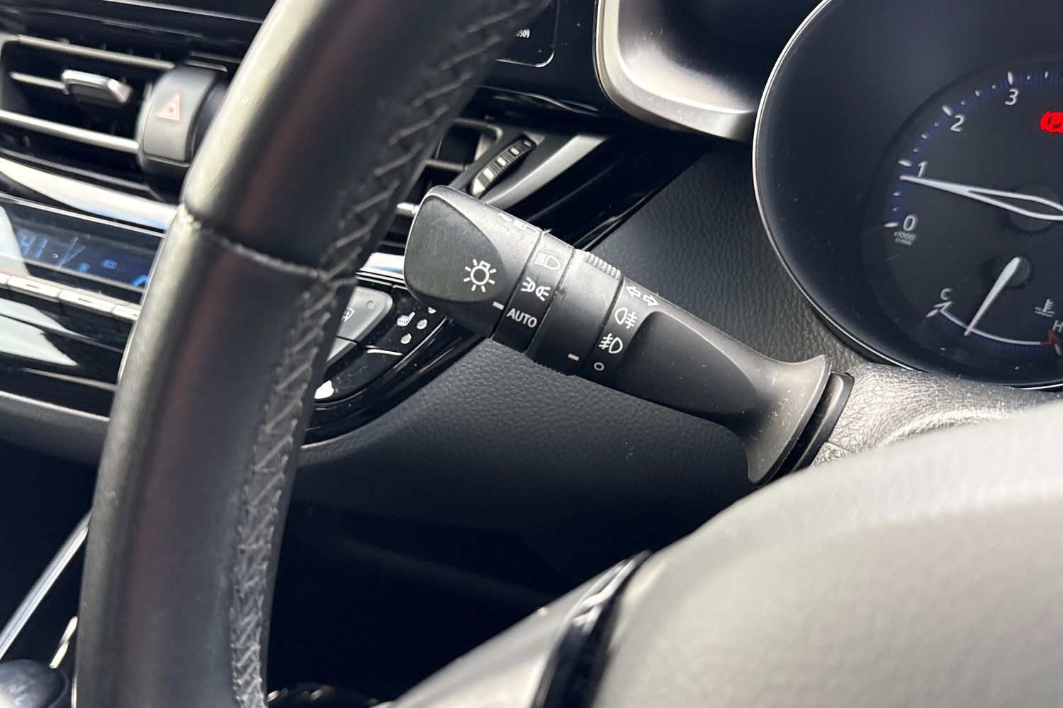 Used Toyota C-HR 2019 for sale - 78024725: Photo 54