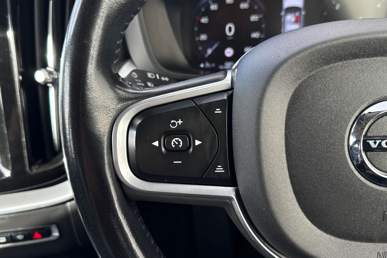 Used Volvo XC60 2019 for sale - 76390816: Photo 54