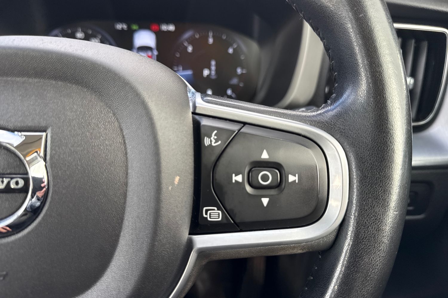 Used Volvo XC60 2019 for sale - 76390816: Photo 56