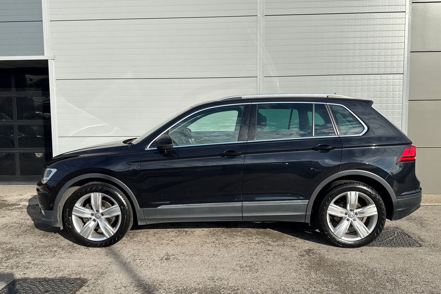 Used Volkswagen Tiguan 2020 for sale - 76509173: Photo 32