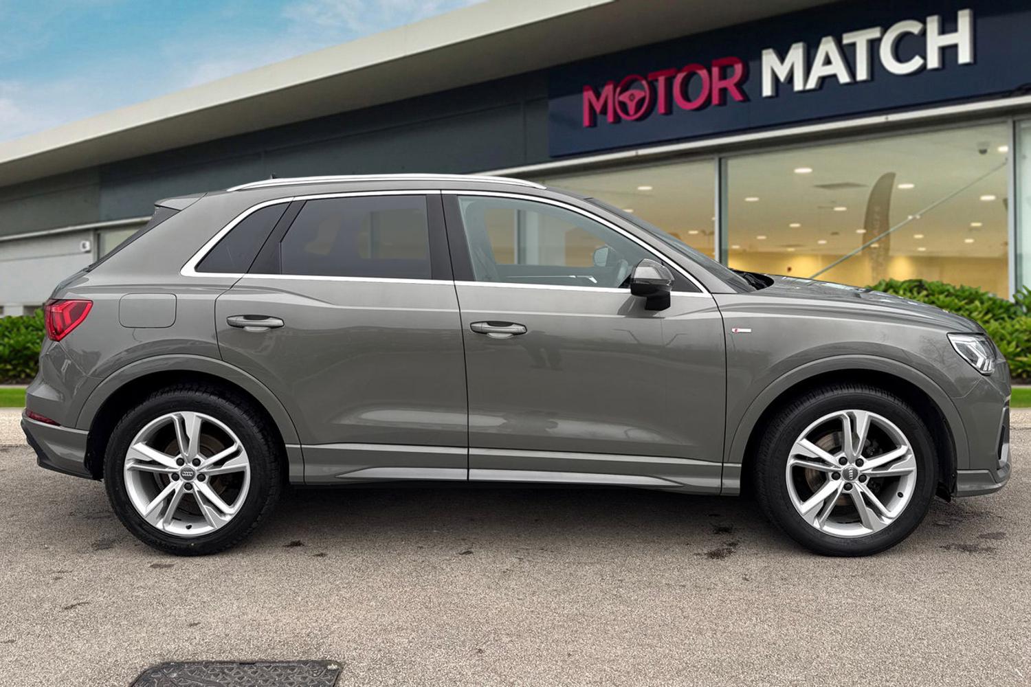 Used Audi Q3 2019 for sale - 77820238: Photo 3