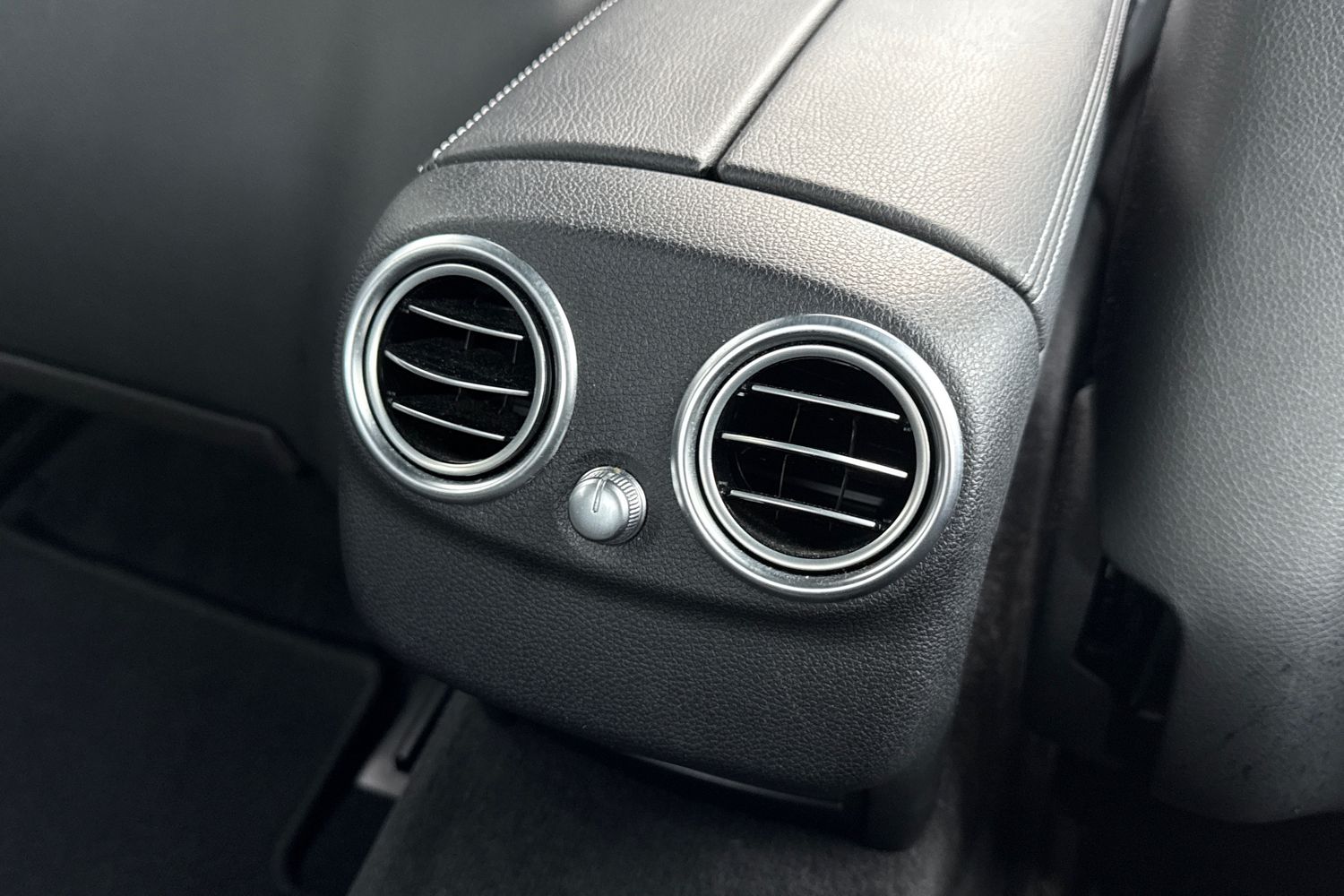 Used Mercedes-Benz C Class 2018 for sale - 77282102: Photo 32