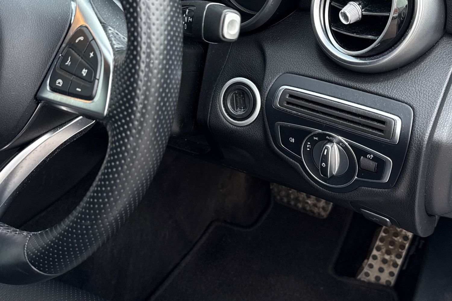 Used Mercedes-Benz C Class 2018 for sale - 77282102: Photo 41