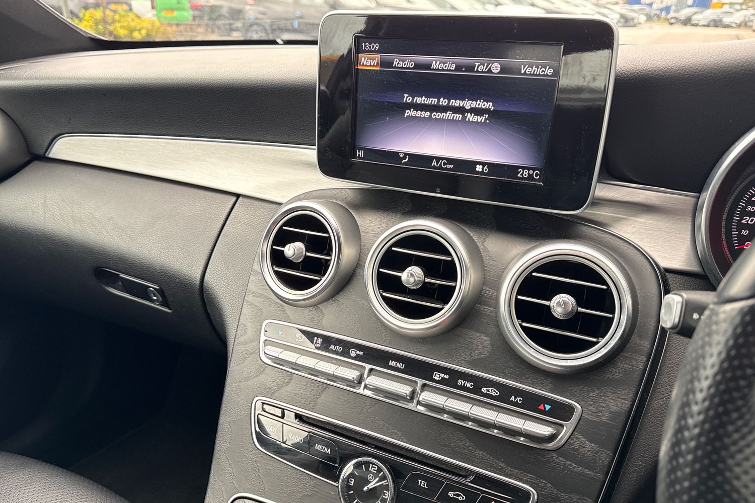 Used Mercedes-Benz C Class 2018 for sale - 77282102: Photo 46