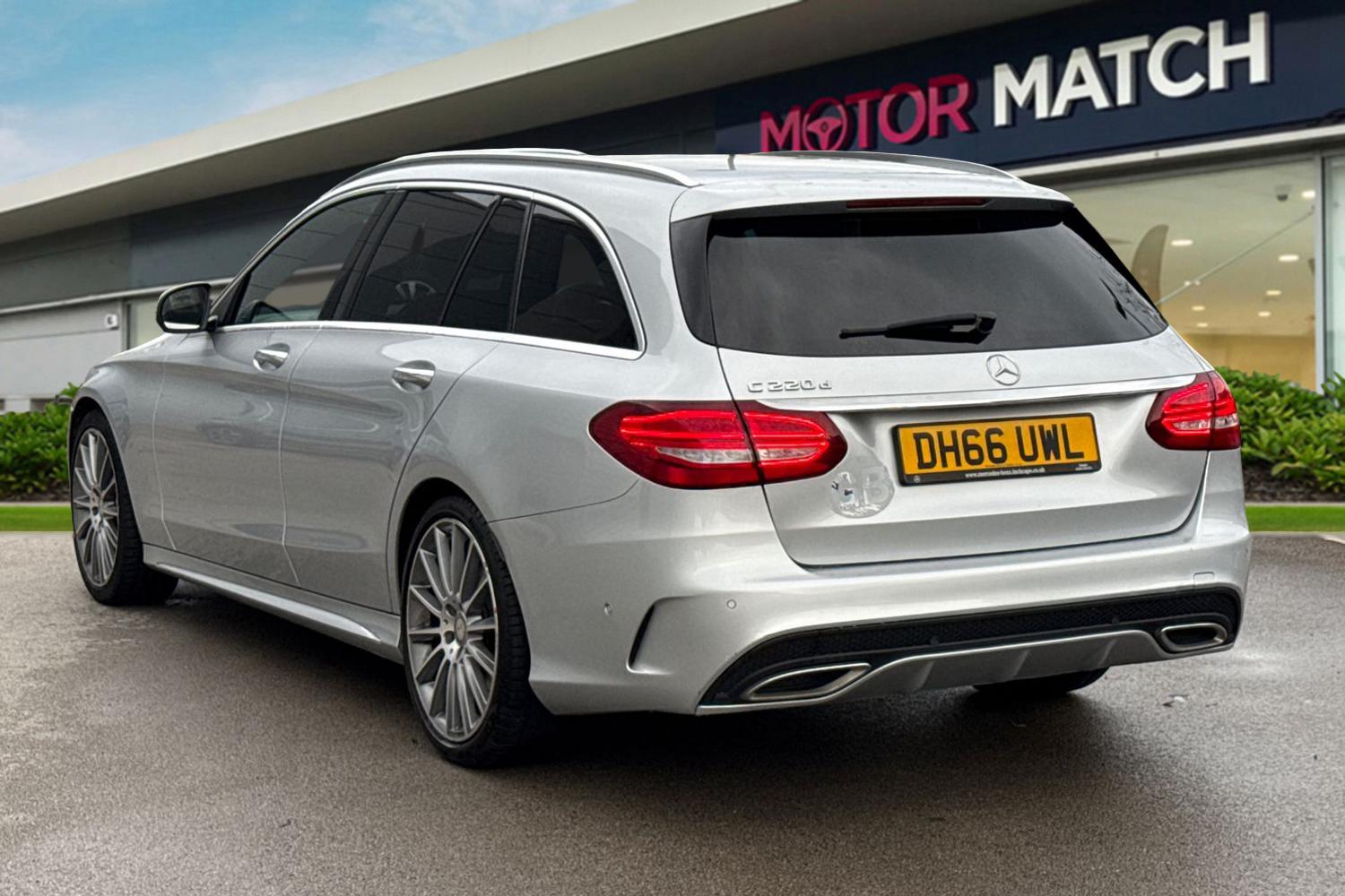 Used Mercedes-Benz C Class 2017 for sale - 76488329: Photo 2