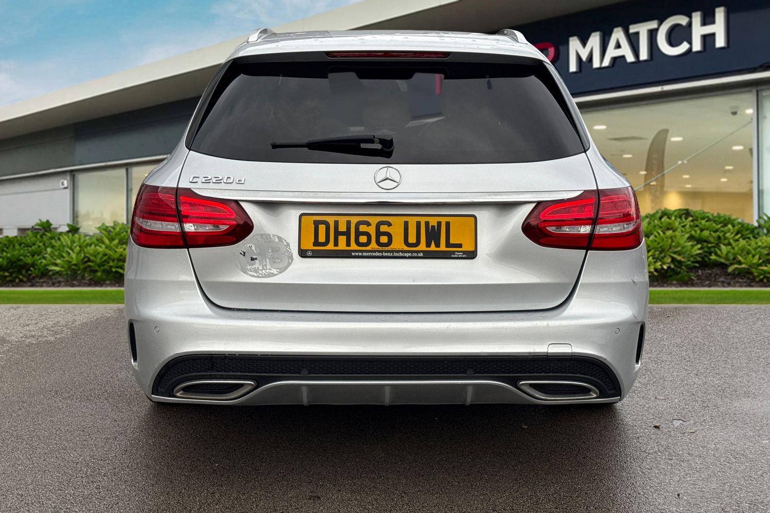 Used Mercedes-Benz C Class 2017 for sale - 76488329: Photo 4