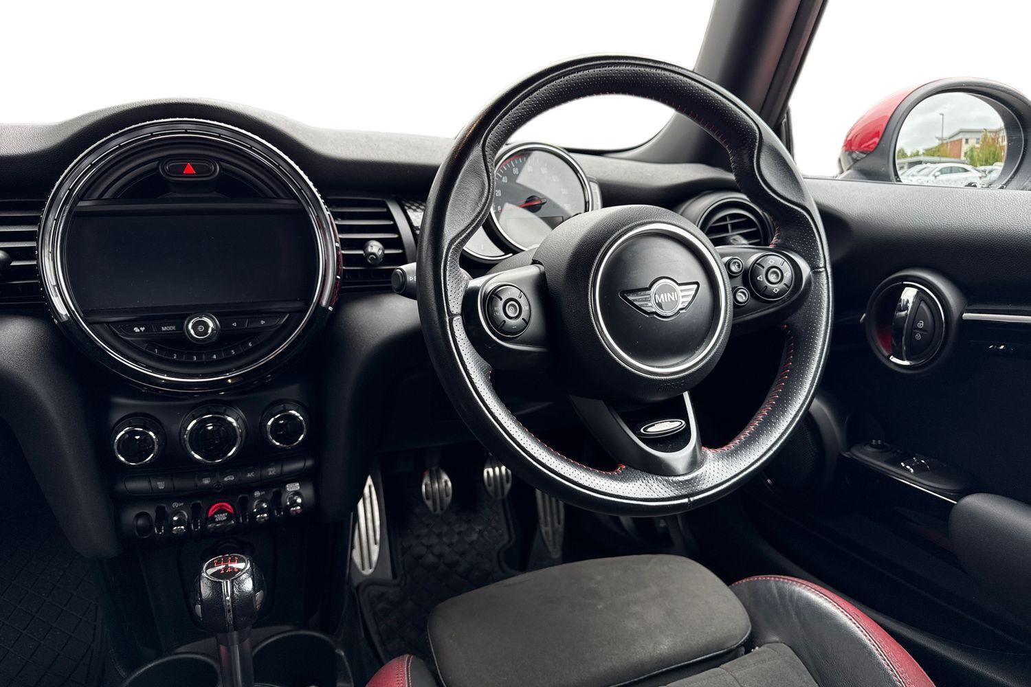 Used MINI Hatch 2018 for sale - 76274747: Photo 13