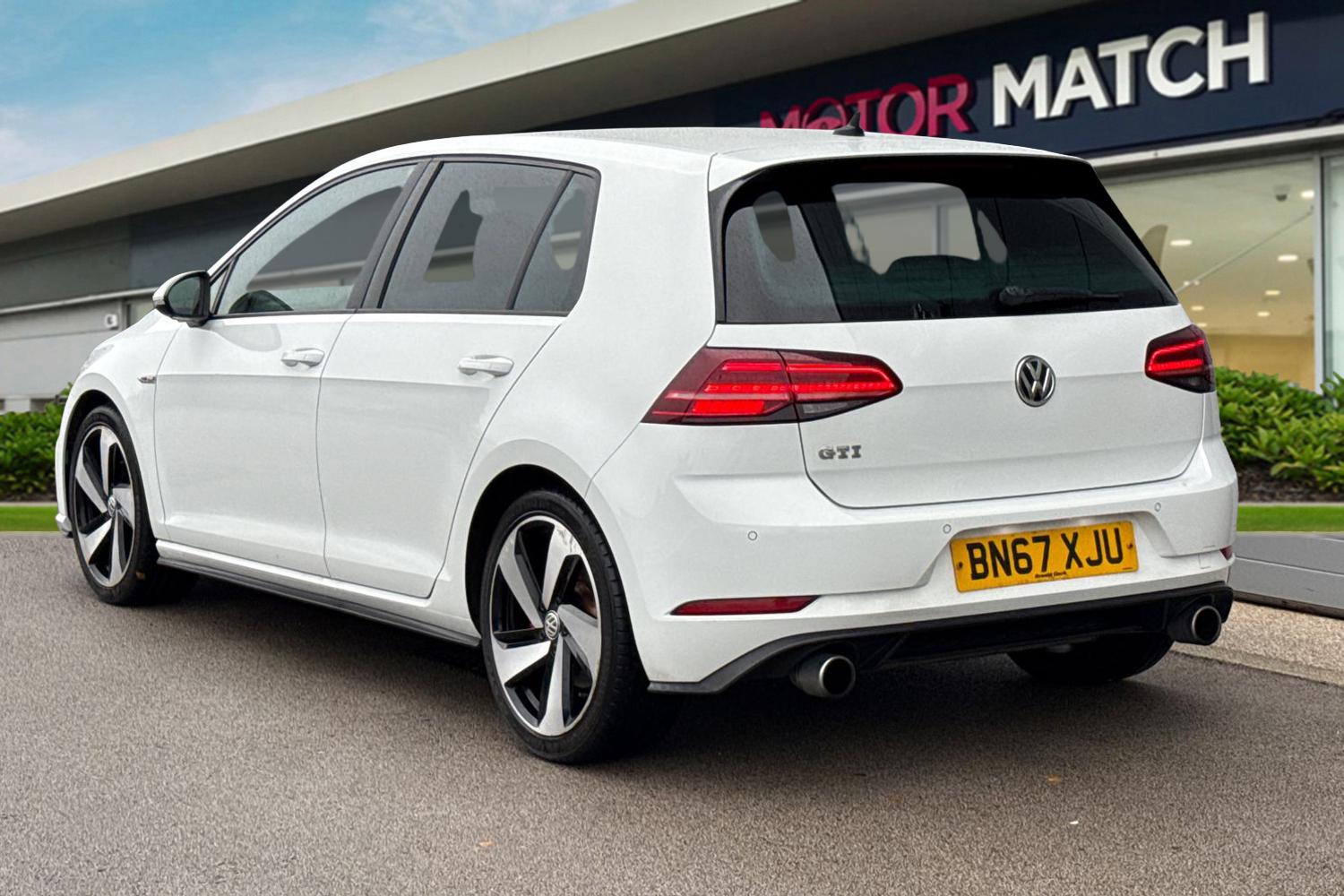 Used Volkswagen Golf 2017 for sale - 77006822: Photo 2