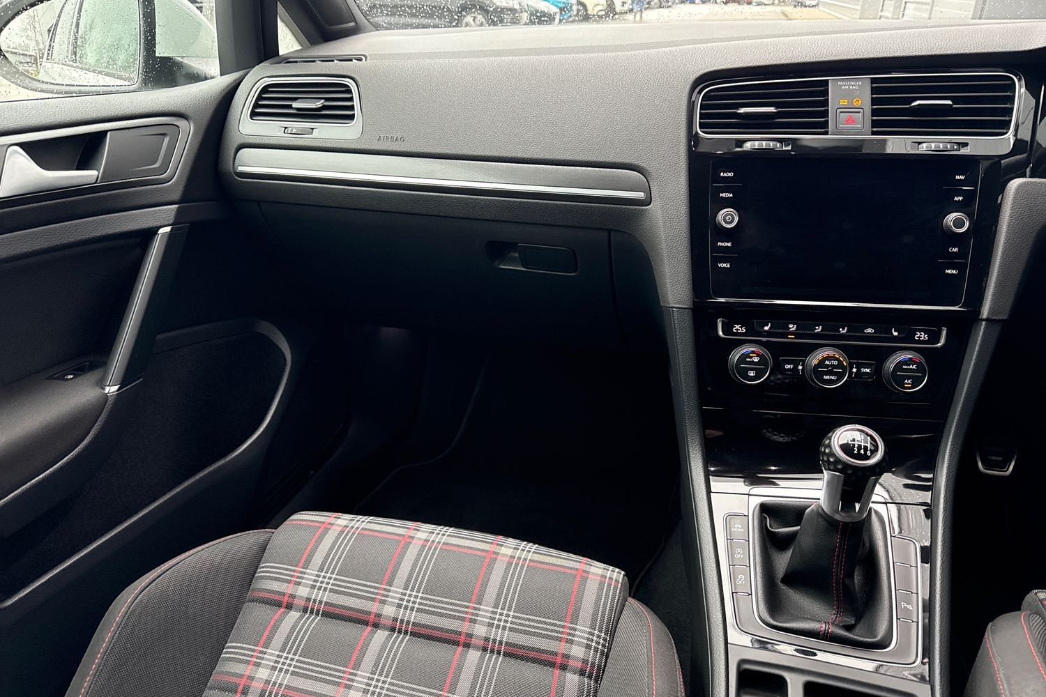 Used Volkswagen Golf 2017 for sale - 77006822: Photo 20