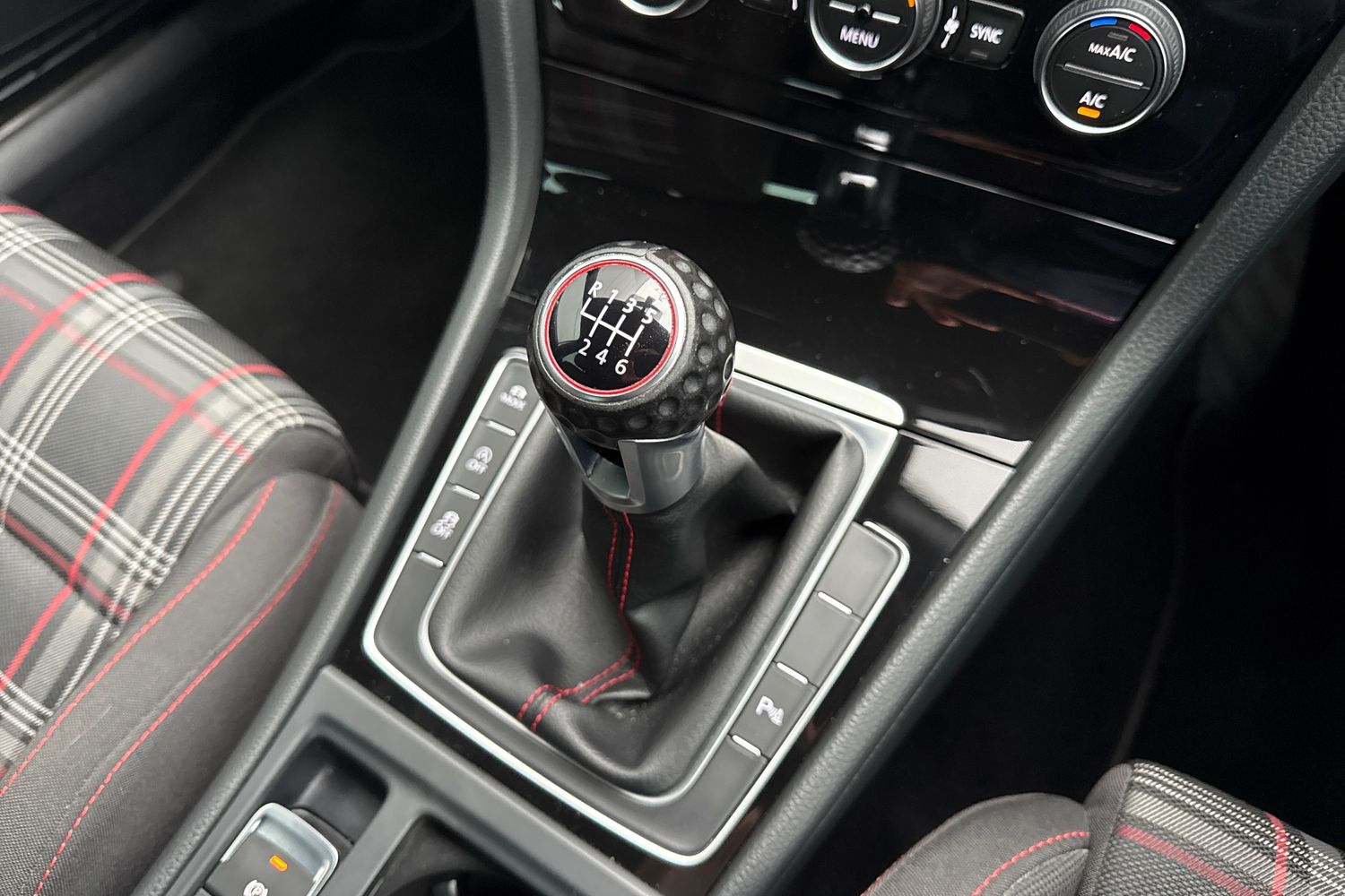 Used Volkswagen Golf 2017 for sale - 77006822: Photo 23