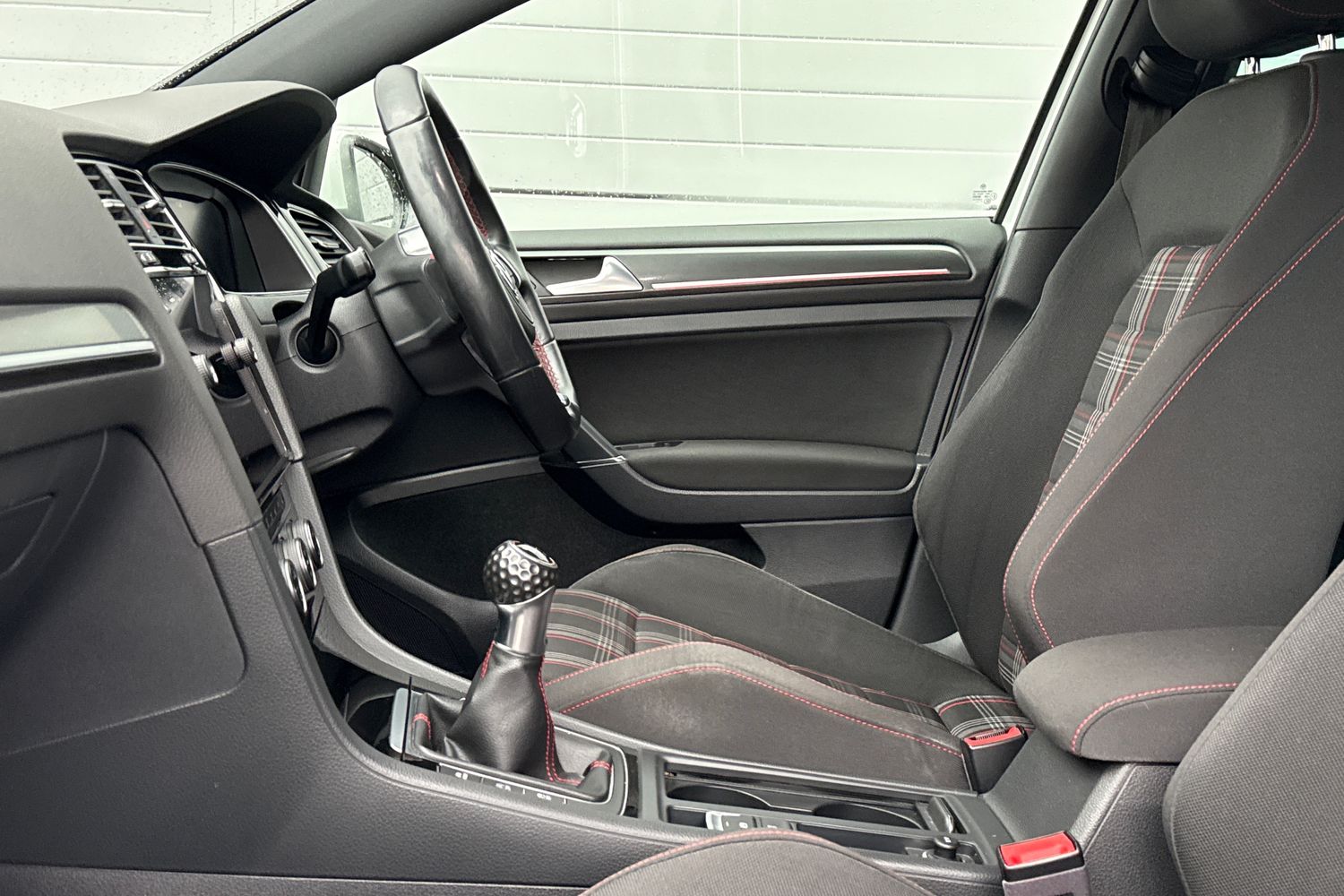 Used Volkswagen Golf 2017 for sale - 77006822: Photo 28