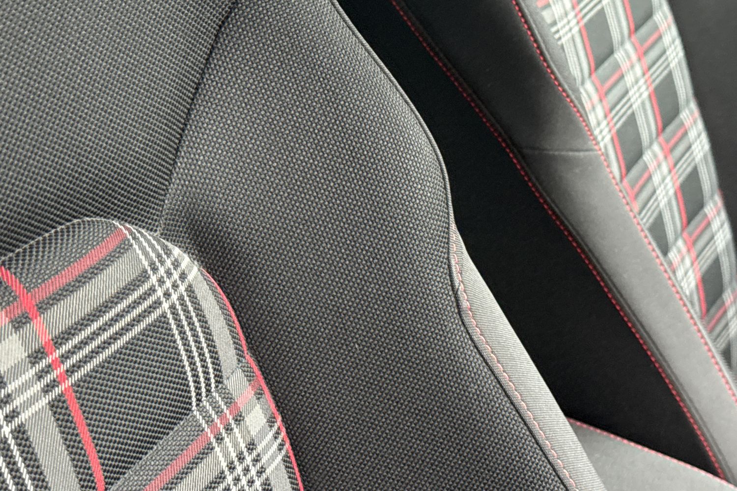 Used Volkswagen Golf 2017 for sale - 77006822: Photo 39