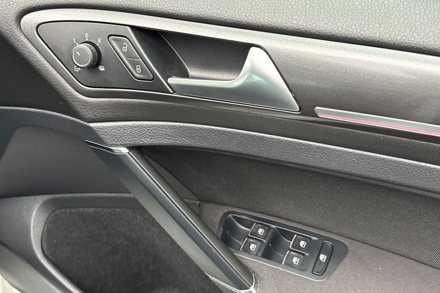 Used Volkswagen Golf 2017 for sale - 77006822: Photo 42