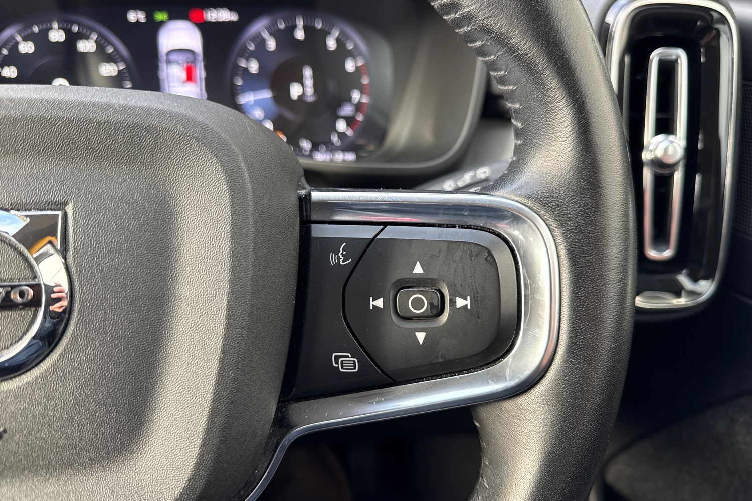 Used Volvo XC40 2021 for sale - 76805278: Photo 57