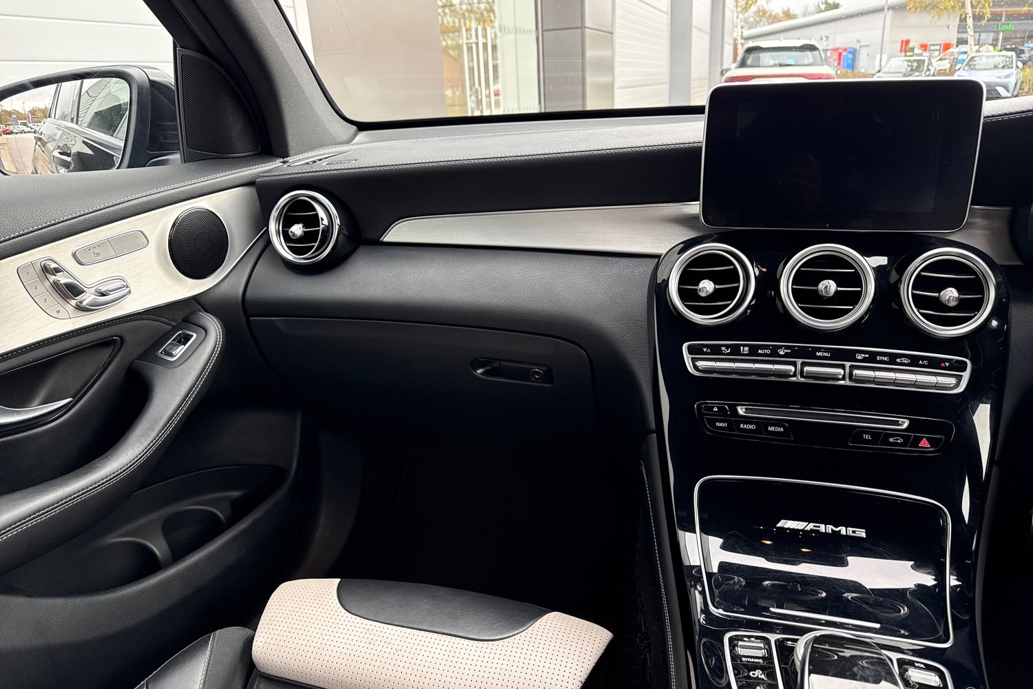 Used Mercedes-Benz GLC 2019 for sale - 77334317: Photo 19