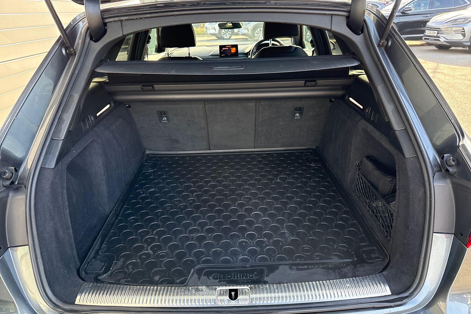 Used Audi A4 2019 for sale - 77733609: Photo 10