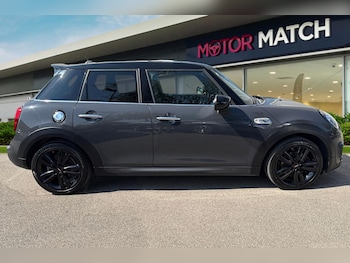 Used MINI Hatch 2019 for sale - 79156181: Photo