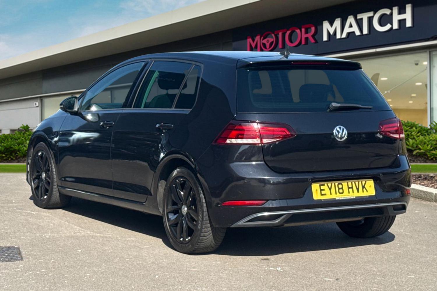 Used Volkswagen Golf 2018 for sale - 78189844: Photo 2