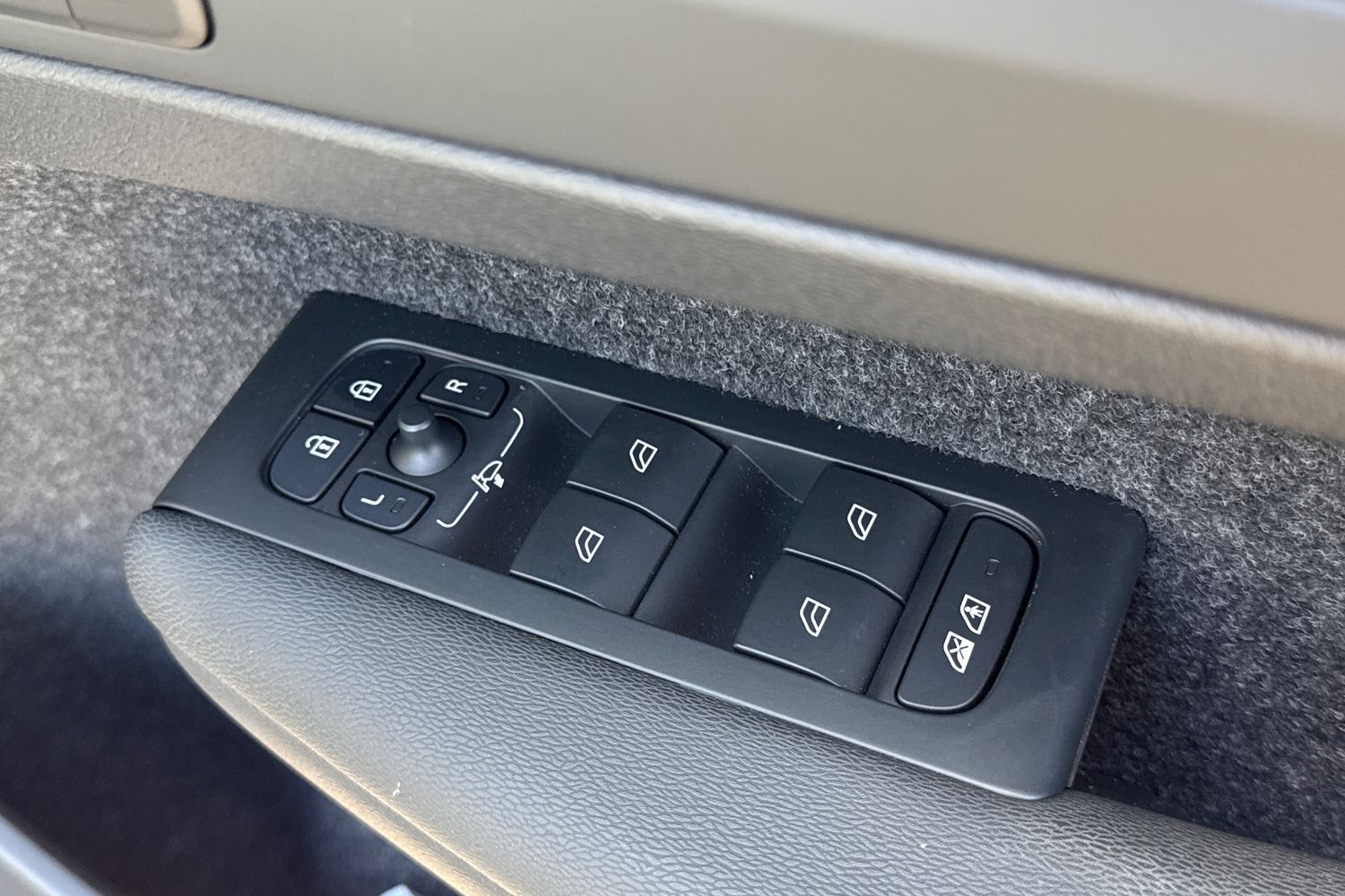 Used Volvo XC40 2023 for sale - 78155046: Photo 21