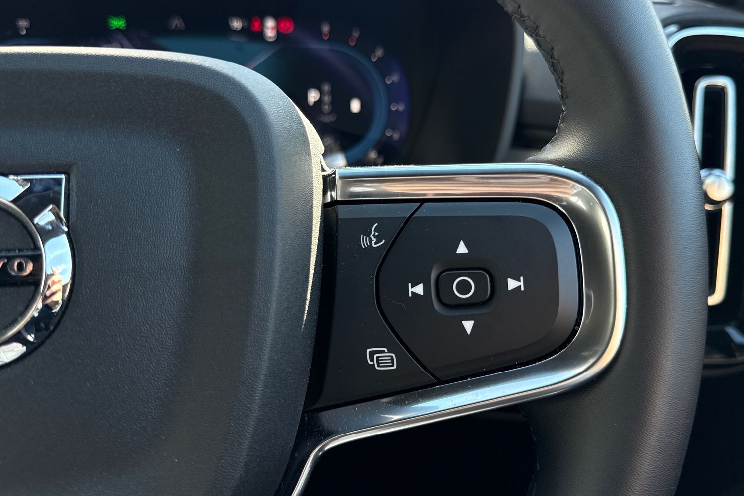 Used Volvo XC40 2023 for sale - 78155046: Photo 42