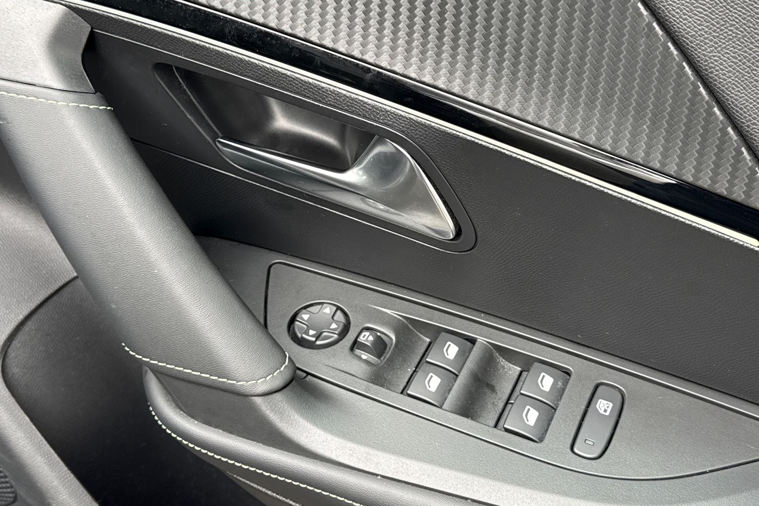 Used Peugeot 2008 2024 for sale - 76844569: Photo 46