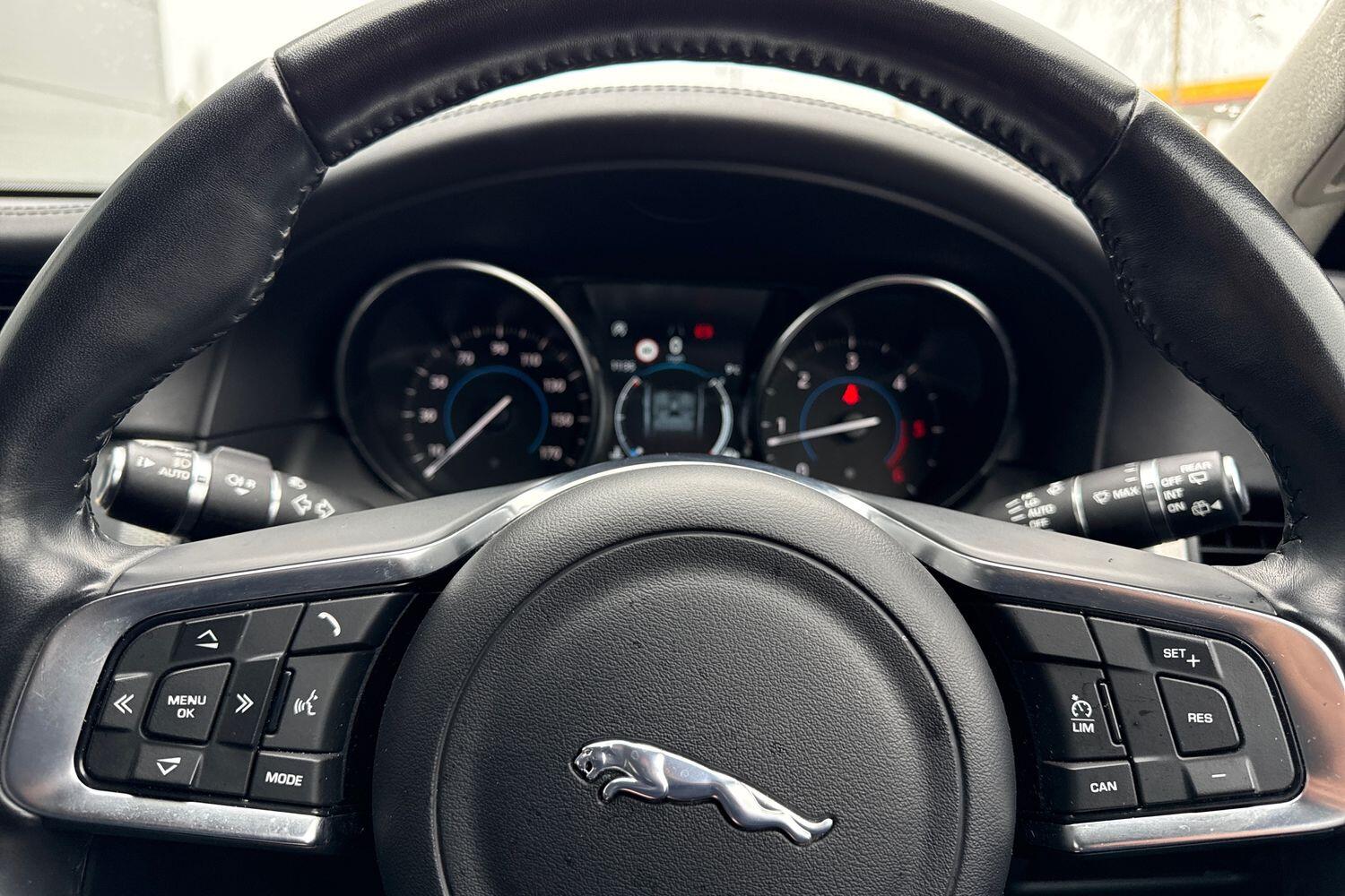 Used Jaguar XF 2019 for sale - 78107476: Photo 32