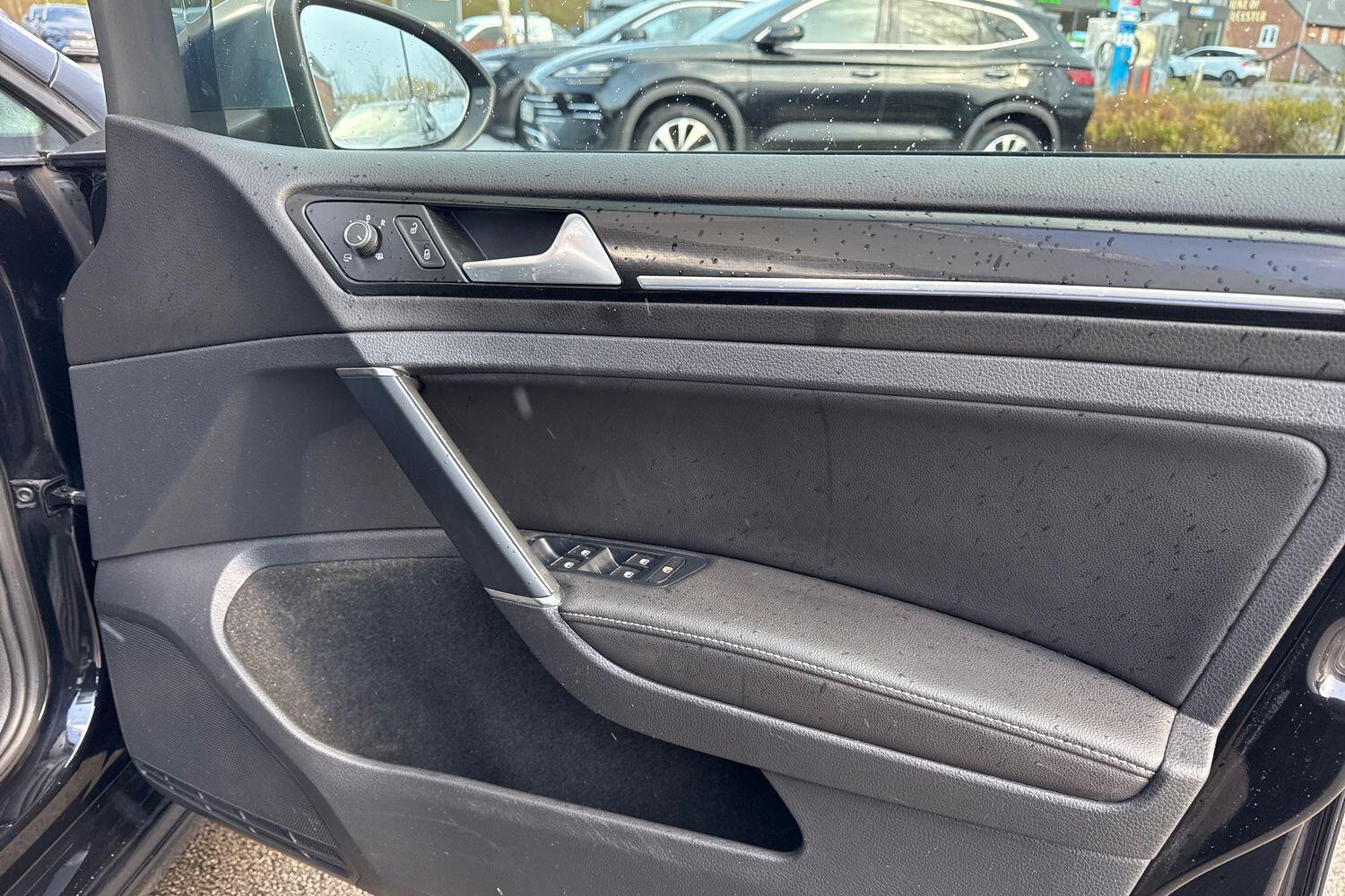 Used Volkswagen Golf 2017 for sale - 78029418: Photo 17