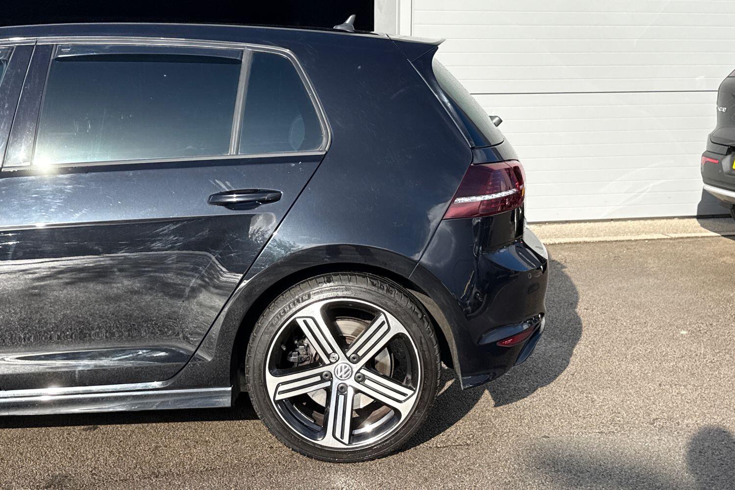 Used Volkswagen Golf 2017 for sale - 78029418: Photo 27