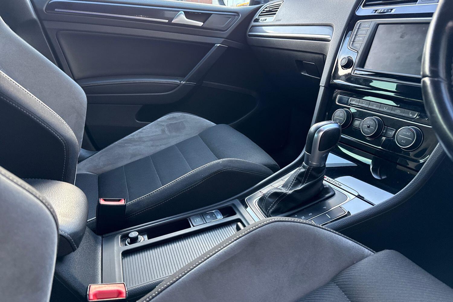 Used Volkswagen Golf 2017 for sale - 78029418: Photo 39