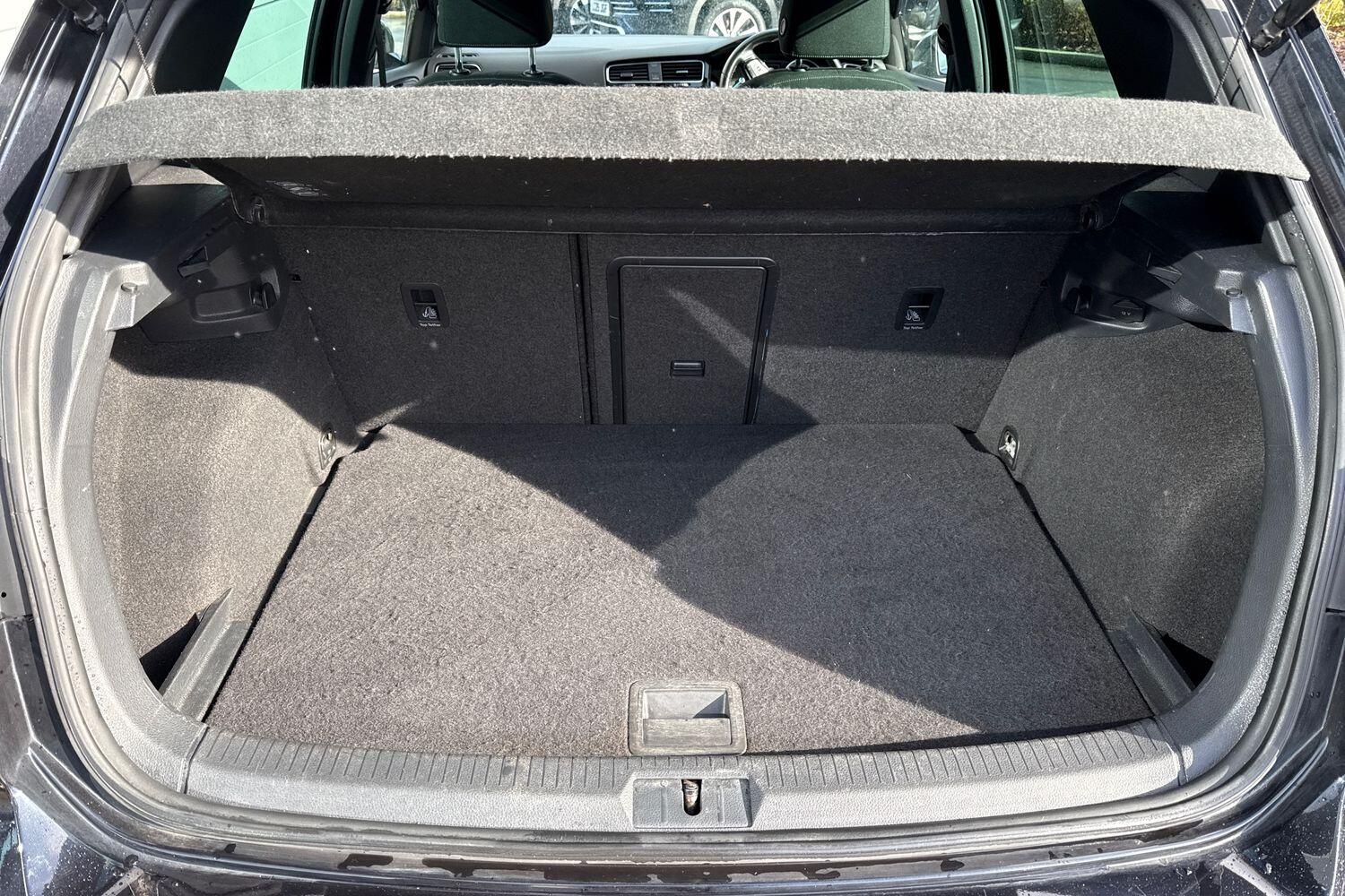 Used Volkswagen Golf 2017 for sale - 78029418: Photo 9