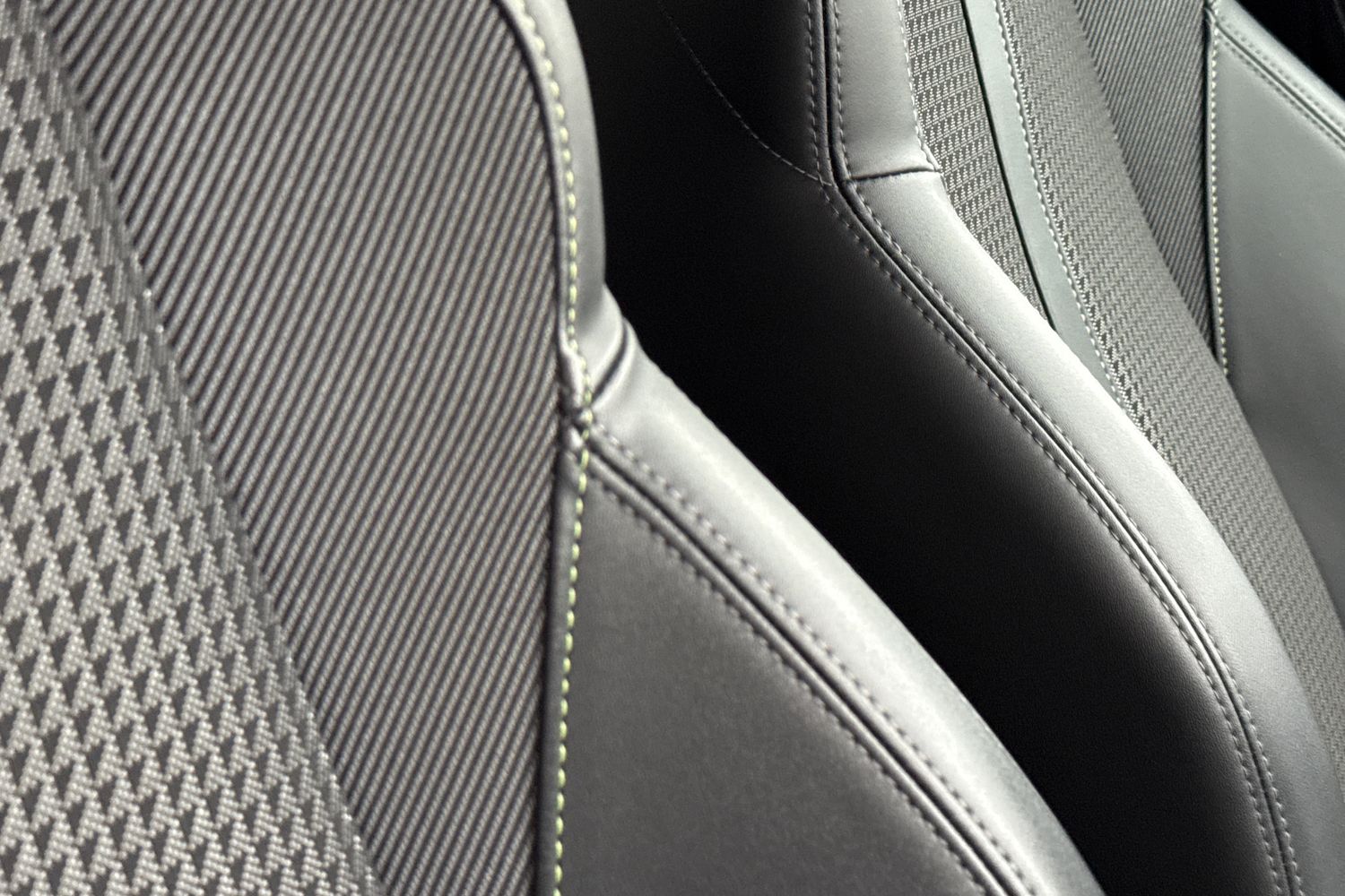 Used Peugeot E-2008 2023 for sale - 77429631: Photo 40