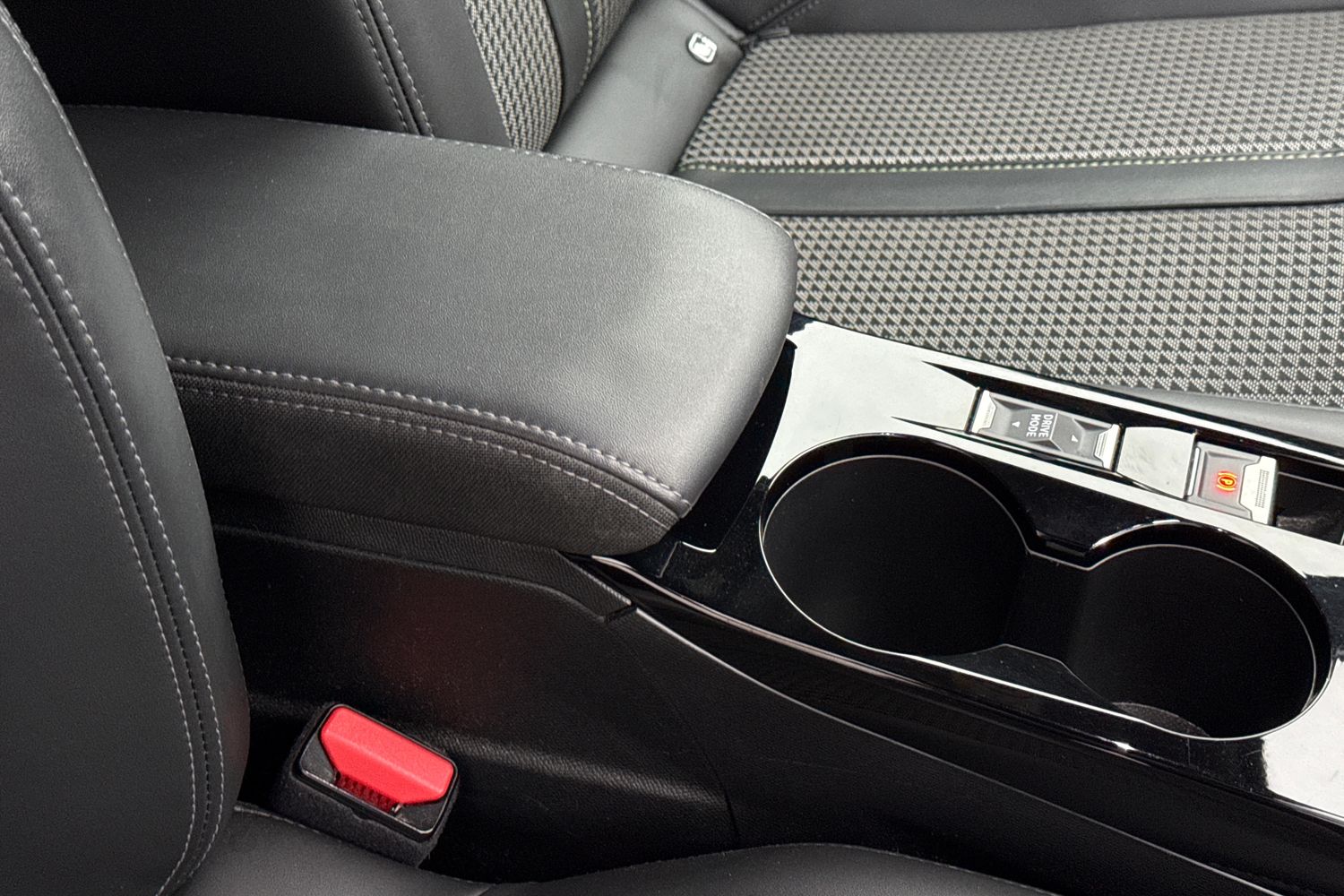 Used Peugeot E-2008 2023 for sale - 77429631: Photo 41