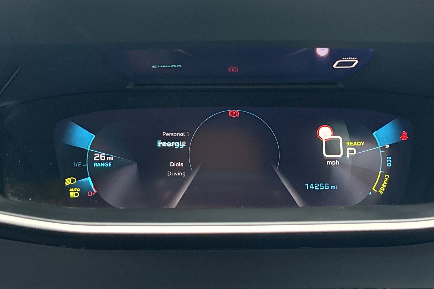 Used Peugeot E-2008 2023 for sale - 77429631: Photo 60