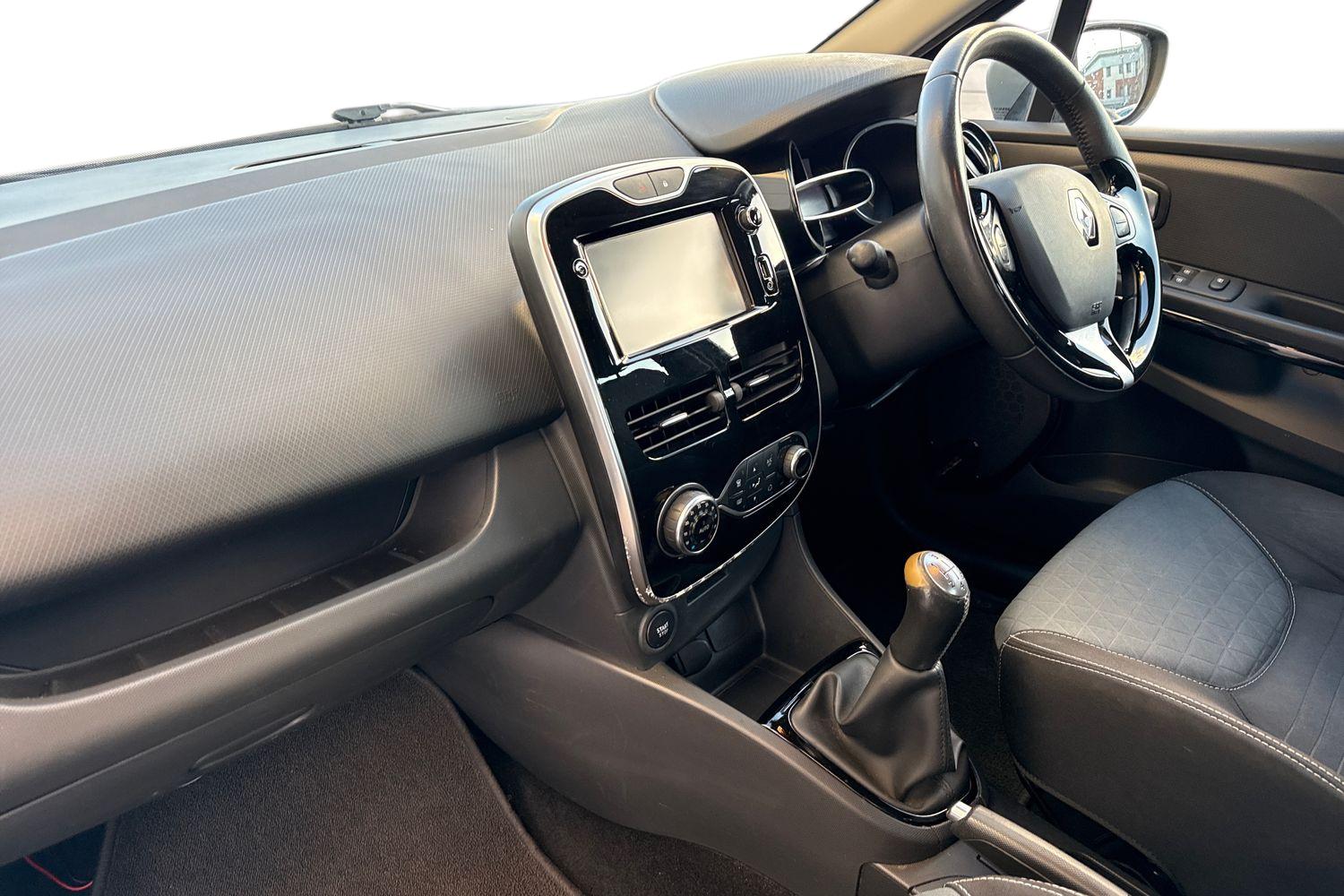 Used Renault Clio 2015 for sale - 76705571: Photo 15