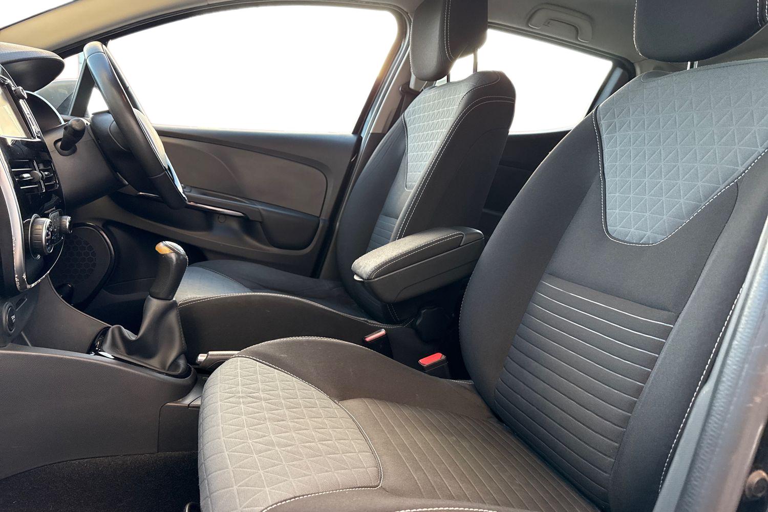 Used Renault Clio 2015 for sale - 76705571: Photo 16