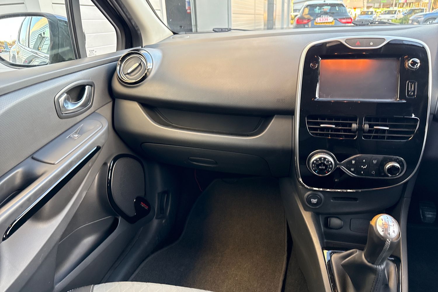 Used Renault Clio 2015 for sale - 76705571: Photo 20