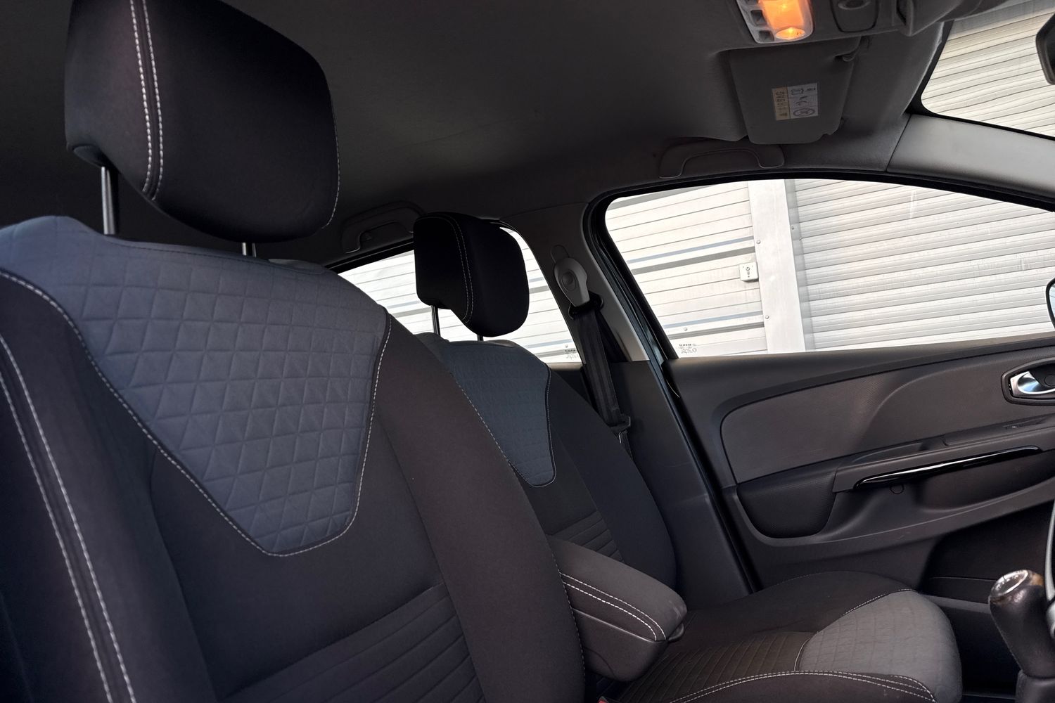 Used Renault Clio 2015 for sale - 76705571: Photo 24