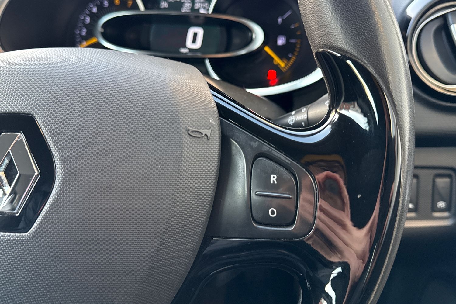 Used Renault Clio 2015 for sale - 76705571: Photo 46