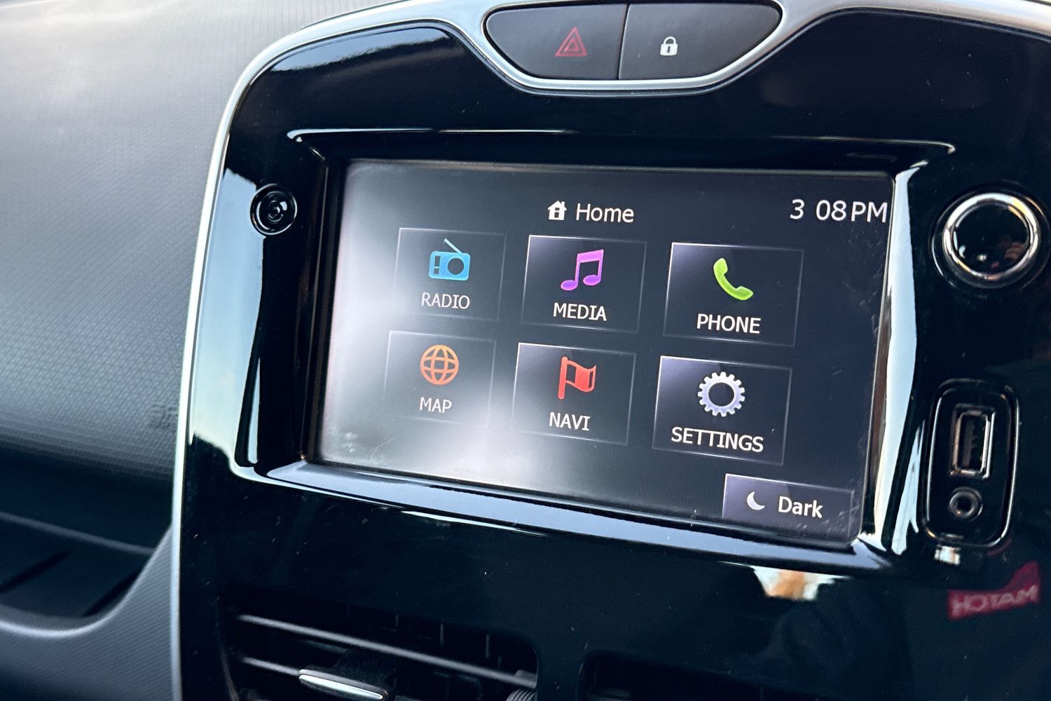 Used Renault Clio 2015 for sale - 76705571: Photo 48