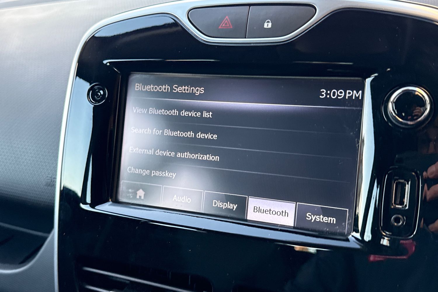 Used Renault Clio 2015 for sale - 76705571: Photo 52