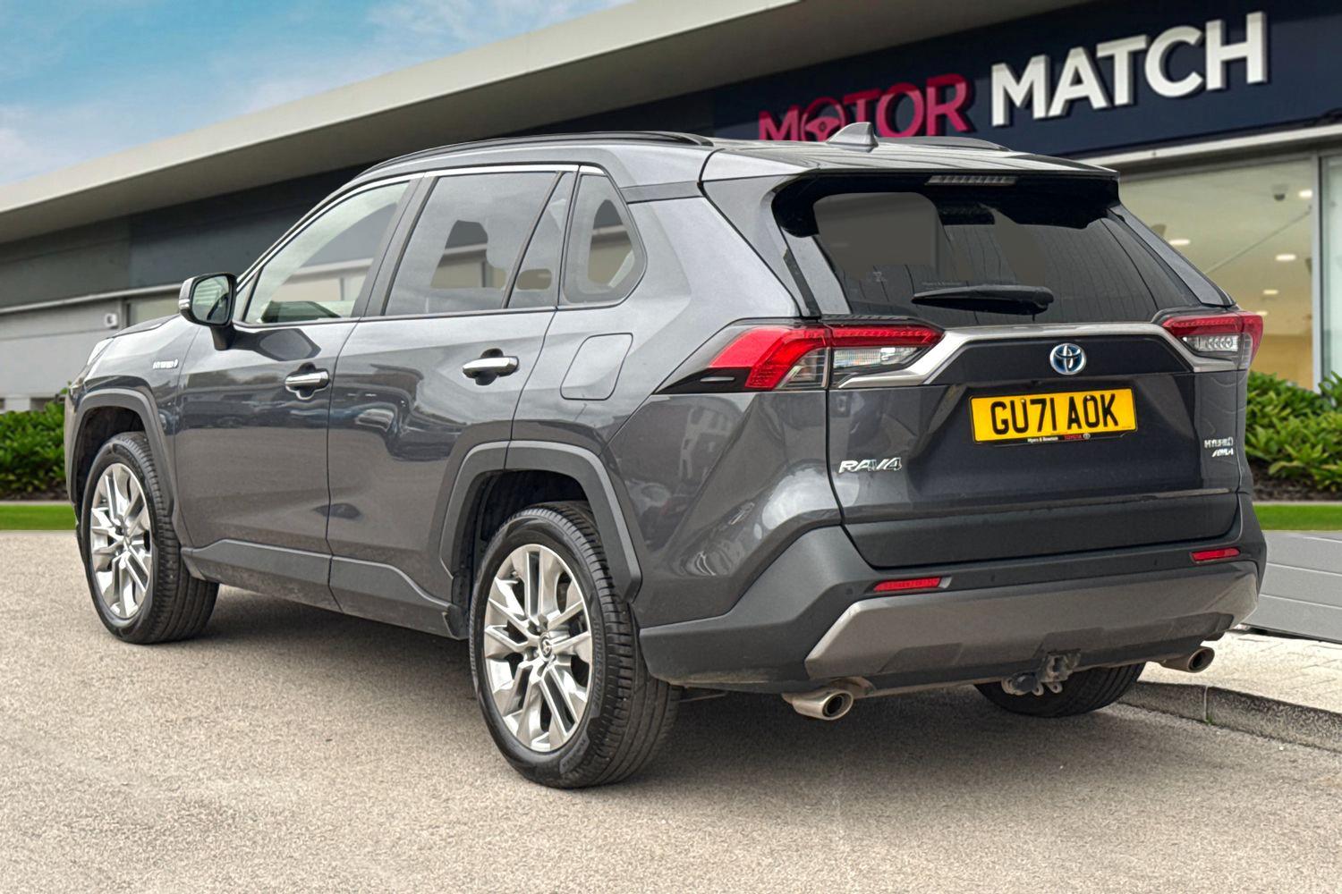 Used Toyota RAV4 2021 for sale - 76236689: Photo 2