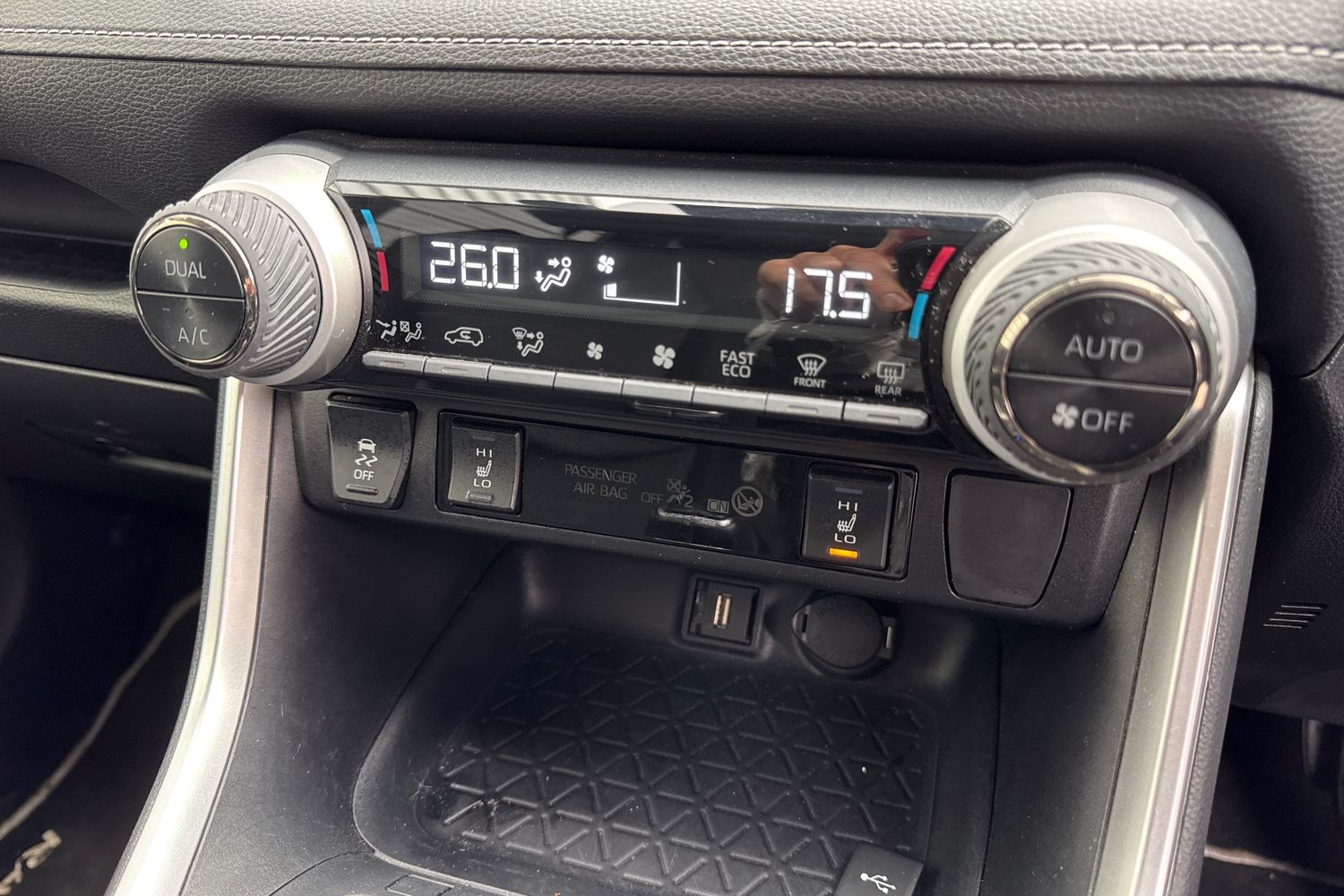 Used Toyota RAV4 2021 for sale - 76236689: Photo 22