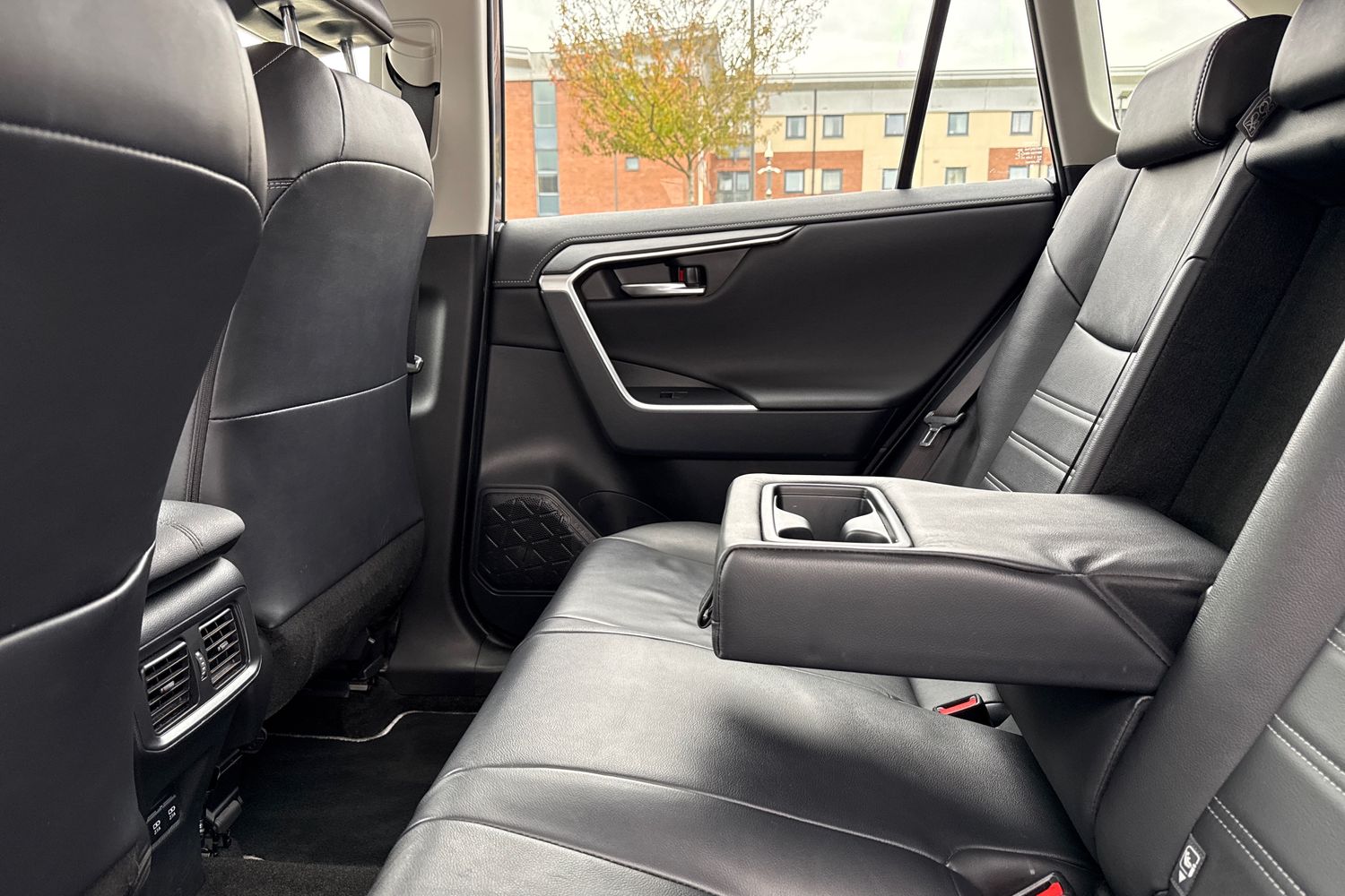 Used Toyota RAV4 2021 for sale - 76236689: Photo 34