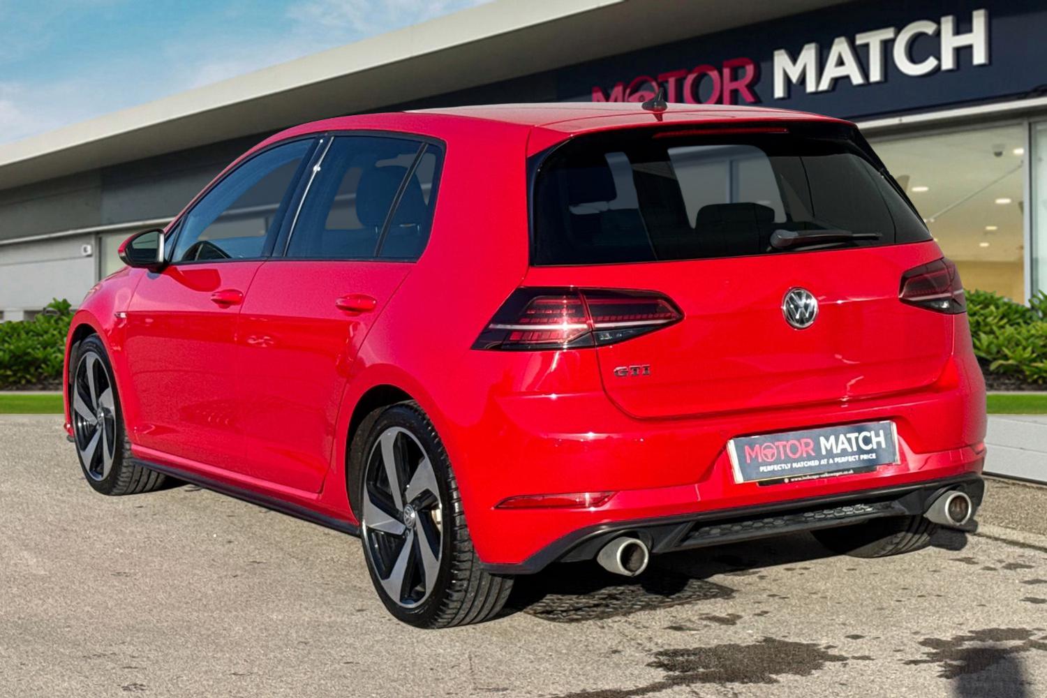 Used Volkswagen Golf 2017 for sale - 77355410: Photo 2