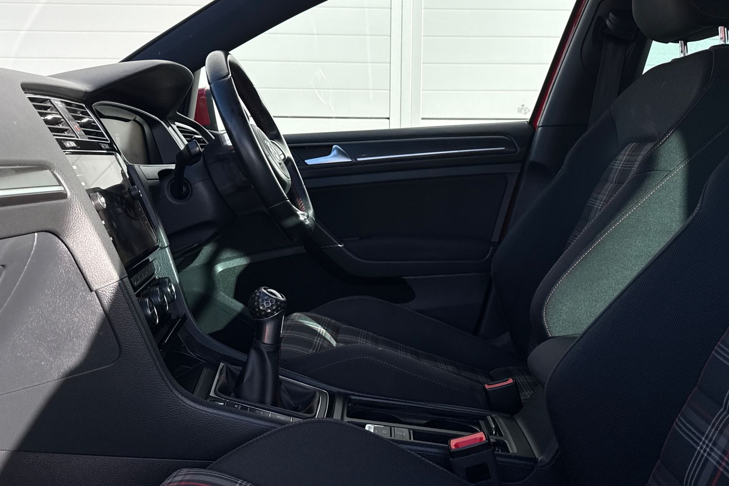 Used Volkswagen Golf 2017 for sale - 77355410: Photo 31