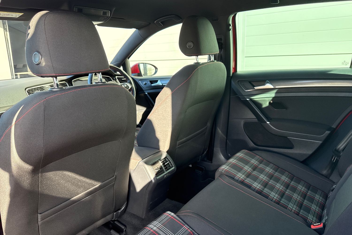 Used Volkswagen Golf 2017 for sale - 77355410: Photo 32