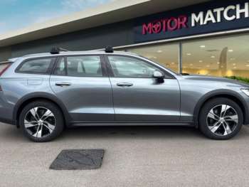 Used Volvo V60 Cross Country 2019 for sale - 74697262: Photo